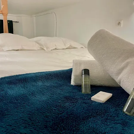 Appartamento Cozy For 2 In Marais Parigi